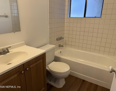 5243 Westchase Court - Photo Thumbnail 8