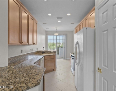539 Hedgewood Drive - Photo Thumbnail 9