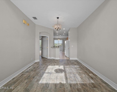 539 Hedgewood Drive - Photo Thumbnail 8