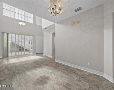 539 Hedgewood Drive - Photo Thumbnail 5