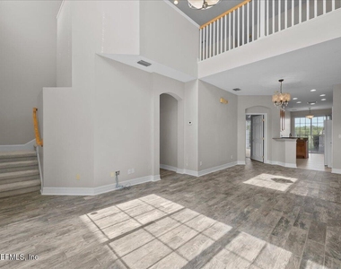 539 Hedgewood Drive - Photo Thumbnail 6