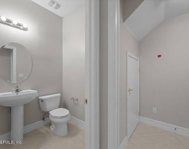539 Hedgewood Drive - Photo Thumbnail 17