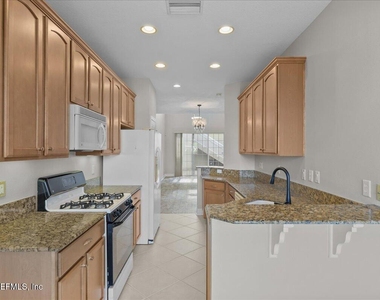 539 Hedgewood Drive - Photo Thumbnail 10