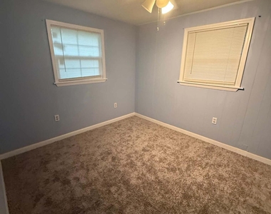 203 Sw 51st Avenue - Photo Thumbnail 7