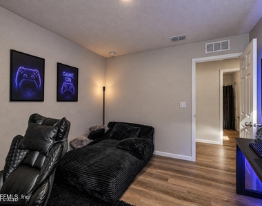 7624 Cocoa Avenue - Photo Thumbnail 19
