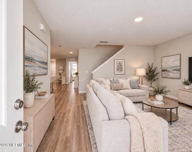 7624 Cocoa Avenue - Photo Thumbnail 2