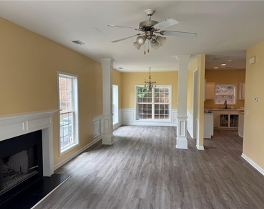 4542 Elsinore Circle - Photo Thumbnail 2