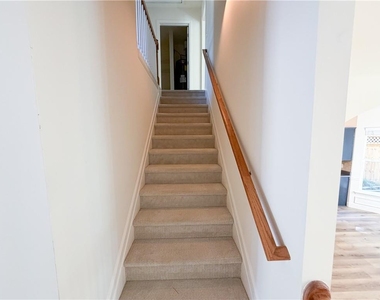 216 Parc View Lane - Photo Thumbnail 6
