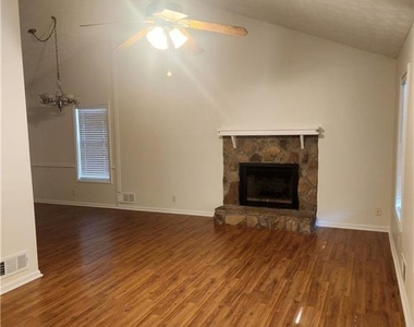 4680 Lost Mountain Drive - Photo Thumbnail 7
