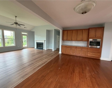 1026 Ensign Peak Court - Photo Thumbnail 13