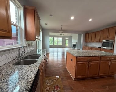 1026 Ensign Peak Court - Photo Thumbnail 15