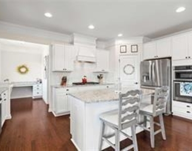 496 Spring View Drive - Photo Thumbnail 10