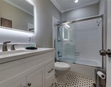 1362 Eubanks Avenue - Photo Thumbnail 17