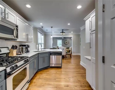 1362 Eubanks Avenue - Photo Thumbnail 11