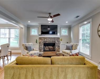 1362 Eubanks Avenue - Photo Thumbnail 5