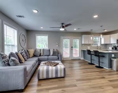 1362 Eubanks Avenue - Photo Thumbnail 22