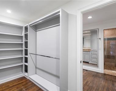 2468 Ridgeway Drive - Photo Thumbnail 22