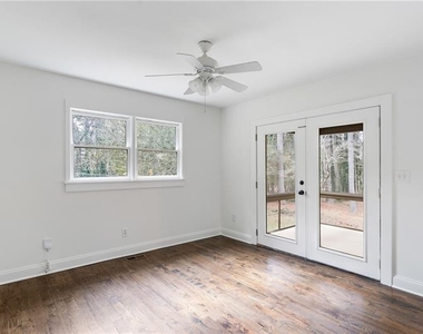 2468 Ridgeway Drive - Photo Thumbnail 23