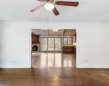 2468 Ridgeway Drive - Photo Thumbnail 4