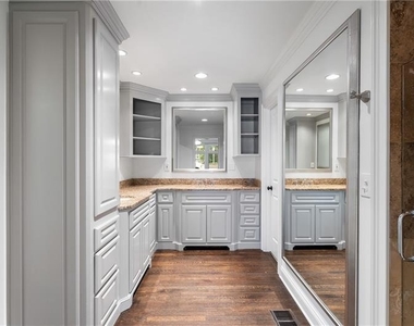 2468 Ridgeway Drive - Photo Thumbnail 20