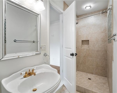 2468 Ridgeway Drive - Photo Thumbnail 26