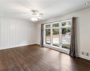 2468 Ridgeway Drive - Photo Thumbnail 18