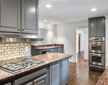 2468 Ridgeway Drive - Photo Thumbnail 10
