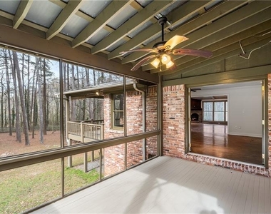 2468 Ridgeway Drive - Photo Thumbnail 16