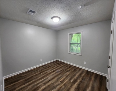723 W Creek Circle - Photo Thumbnail 8