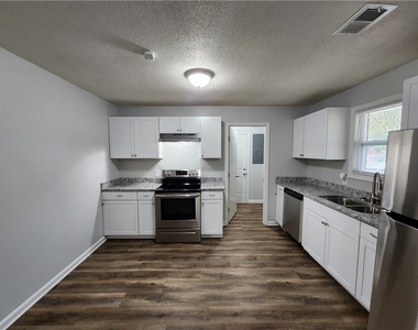 723 W Creek Circle - Photo Thumbnail 3