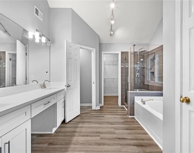 702 Ashley Glen Lane - Photo Thumbnail 18