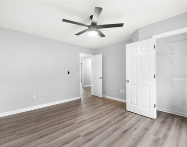 702 Ashley Glen Lane - Photo Thumbnail 28