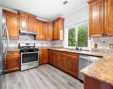 702 Ashley Glen Lane - Photo Thumbnail 14