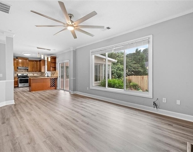 702 Ashley Glen Lane - Photo Thumbnail 11
