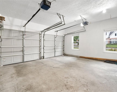 702 Ashley Glen Lane - Photo Thumbnail 36