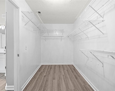 702 Ashley Glen Lane - Photo Thumbnail 21