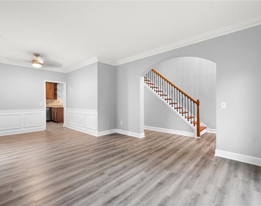702 Ashley Glen Lane - Photo Thumbnail 6