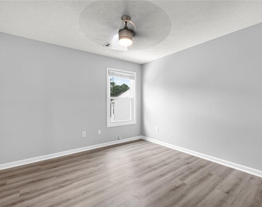 702 Ashley Glen Lane - Photo Thumbnail 22