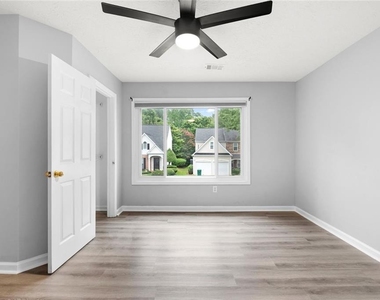 702 Ashley Glen Lane - Photo Thumbnail 26