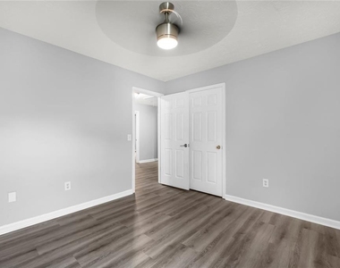 702 Ashley Glen Lane - Photo Thumbnail 23