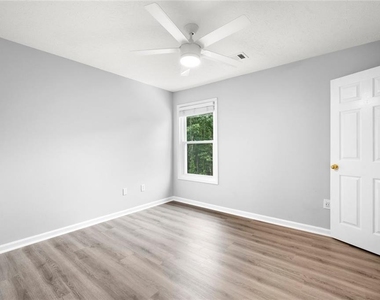 702 Ashley Glen Lane - Photo Thumbnail 24