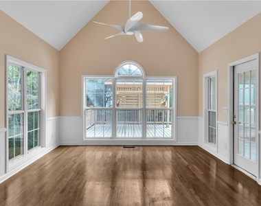 915 Chipley Court - Photo Thumbnail 17
