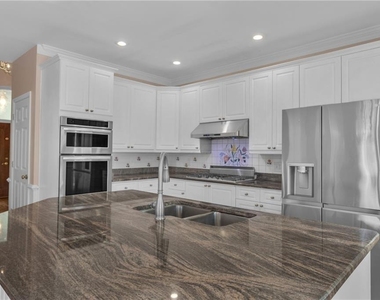 915 Chipley Court - Photo Thumbnail 3