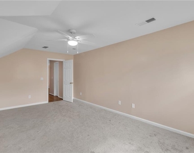 915 Chipley Court - Photo Thumbnail 12