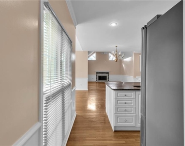 915 Chipley Court - Photo Thumbnail 7