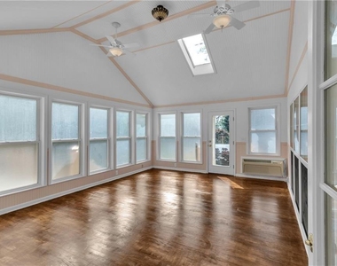 915 Chipley Court - Photo Thumbnail 22