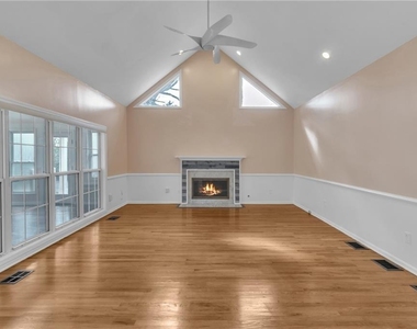 915 Chipley Court - Photo Thumbnail 18