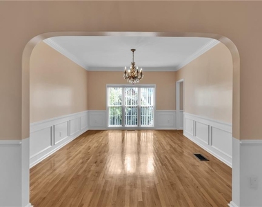 915 Chipley Court - Photo Thumbnail 23