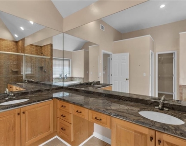 915 Chipley Court - Photo Thumbnail 13