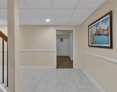 915 Chipley Court - Photo Thumbnail 29